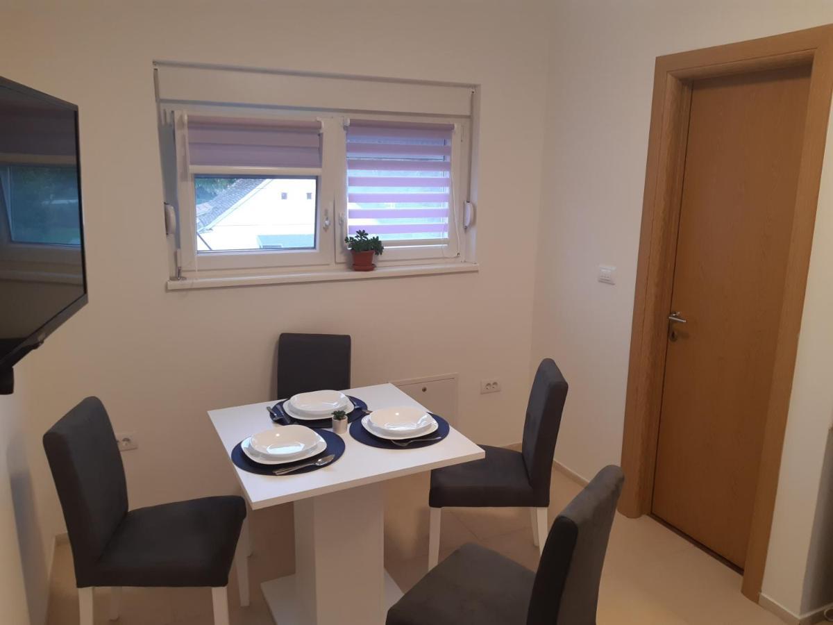 Lux Snezana Appartement Vrdnik Buitenkant foto