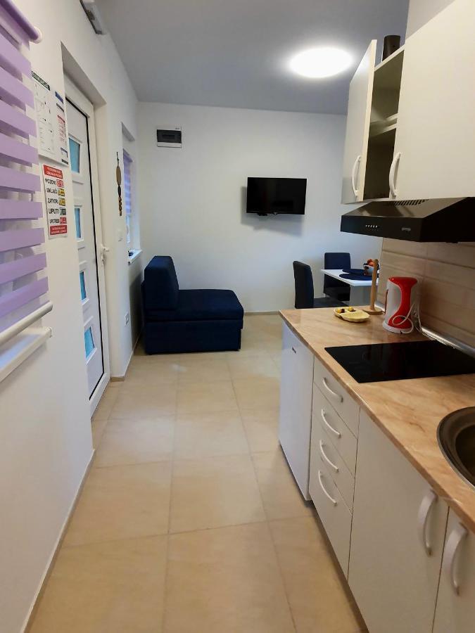 Lux Snezana Appartement Vrdnik Buitenkant foto